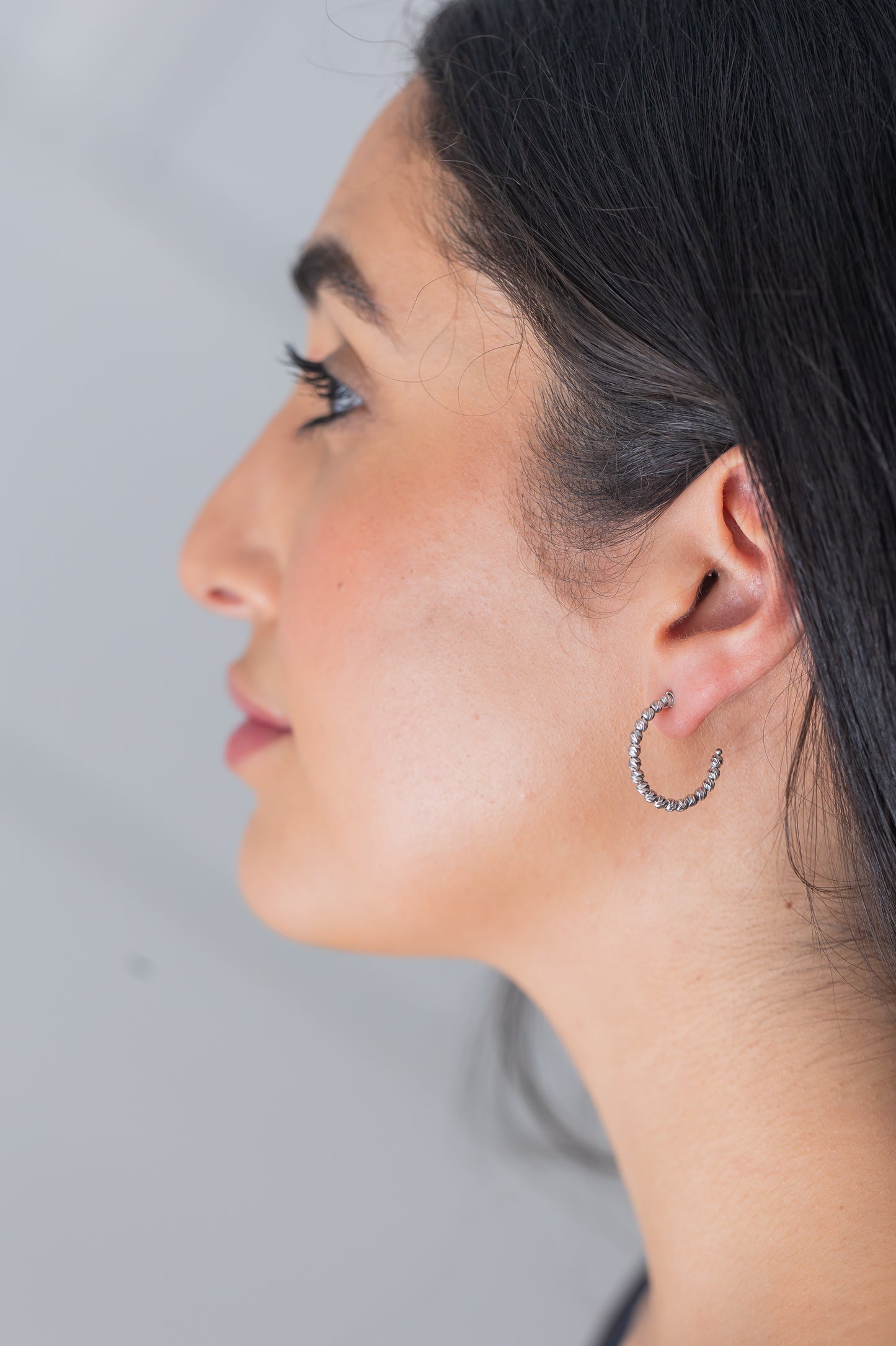 EARRINGS | THE SINGLE HOOP - SMALL