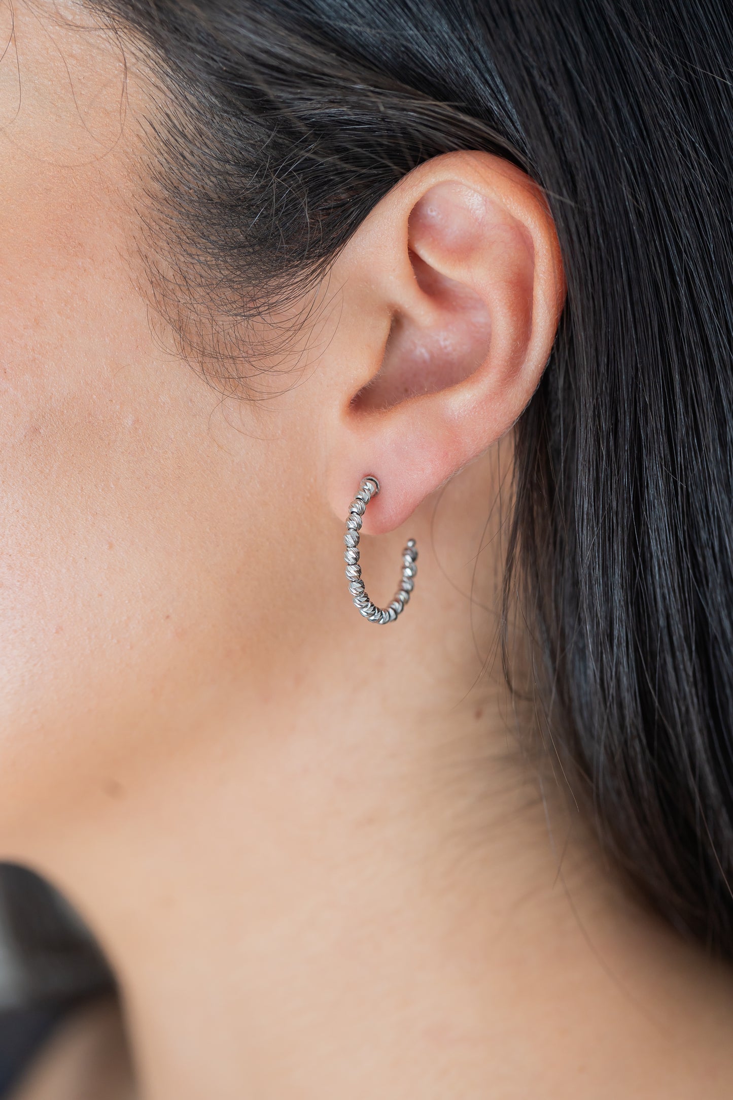 EARRINGS | THE SINGLE HOOP - SMALL